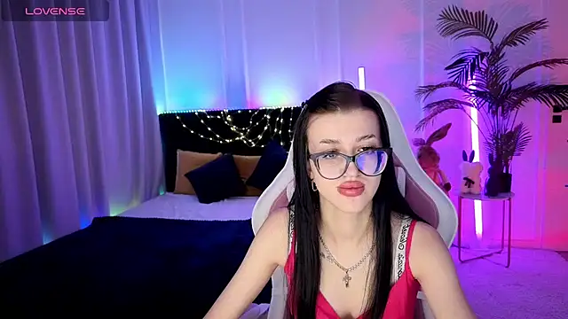 Snapshot of Ariella_Me chatting on July 7, 2026, 6:05 am Ariella Me online show from July 7, 2026, 6:05 am