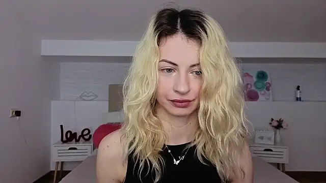 Snapshot of Fallen-angel1- chatting on May 29, 2026, 1:39 pm Fallen-angel1- online show from May 29, 2026, 1:39 pm