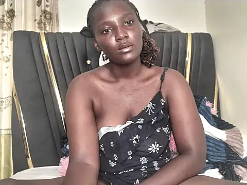 sexyleah25 online show from June 19, 2026, 6:41 am