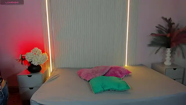AmyPrice9 online show from June 12, 2026, 4:32 am