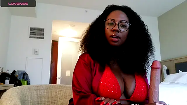 CyndyLouWho online show from July 10, 2026, 6:19 pm