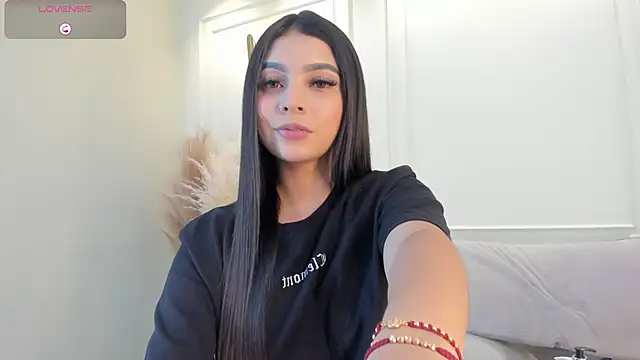 Snapshot of Alana_cutte chatting on June 6, 2026, 5:01 am Alana cutte online show from June 6, 2026, 5:01 am