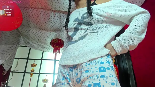 Snapshot of Aurora_Gatty chatting on June 14, 2026, 7:37 pm Aurora Gatty online show from June 14, 2026, 7:37 pm