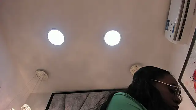 ZoeBrowns online show from July 1, 2026, 12:49 pm