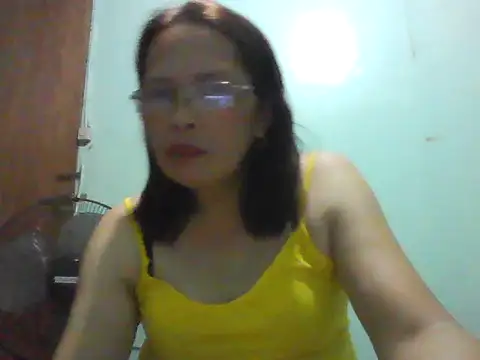 momshe2026 online show from May 20, 2026, 1:19 pm