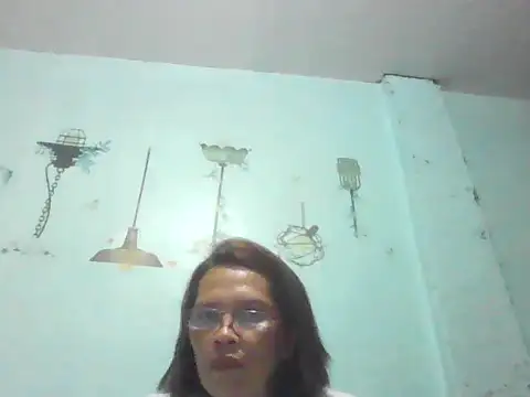 momshe2026 online show from June 27, 2026, 12:44 pm