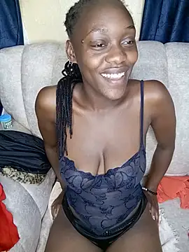 Snapshot of Paulahaze chatting on June 3, 2026, 3:39 pm Paulahaze online show from June 3, 2026, 3:39 pm