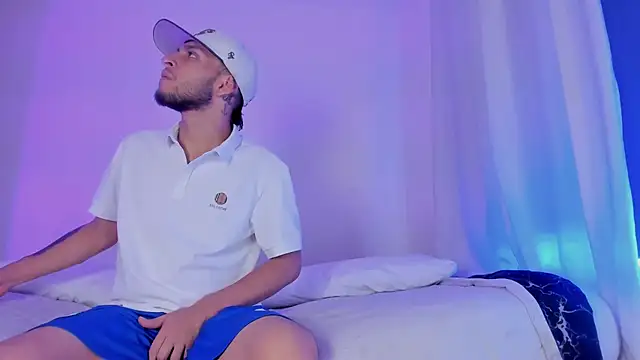 Snapshot of _Kevin_xxx chatting on October 24, 2025, 5:39 am Kevin xxx online show from October 24, 2025, 5:39 am