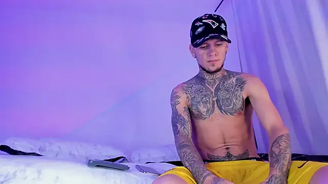 Snapshot of _Kevin_xxx chatting on March 8, 2025, 8:00 am Kevin xxx online show from March 8, 2025, 8:00 am