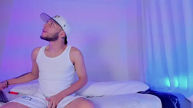 Snapshot of _Kevin_xxx chatting on September 23, 2025, 5:03 am Kevin xxx online show from September 23, 2025, 5:03 am