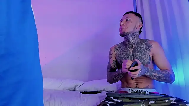 Snapshot of _Kevin_xxx chatting on October 26, 2025, 8:26 am Kevin xxx online show from October 26, 2025, 8:26 am