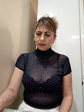 Kitty-MEOWW online show from June 4, 2026, 8:13 pm
