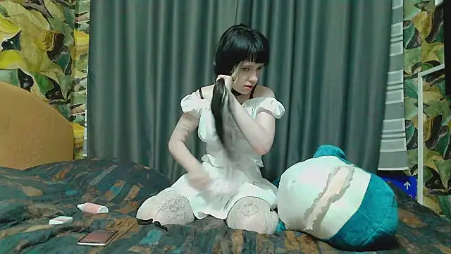 Snapshot of SweetBladee chatting on May 23, 2026, 4:50 pm SweetBladee online show from May 23, 2026, 4:50 pm