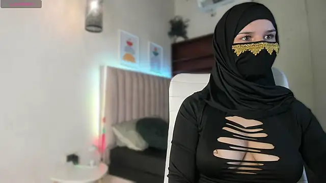 Snapshot of _SweetAmira_ chatting on June 10, 2026, 3:19 am SweetAmira online show from June 10, 2026, 3:19 am