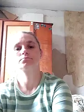 LiraGold205 online show from May 27, 2026, 5:15 am