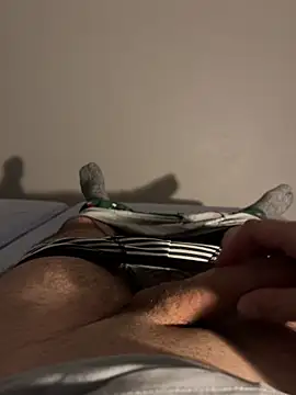 italcamohot22 online show from May 20, 2026, 11:02 pm