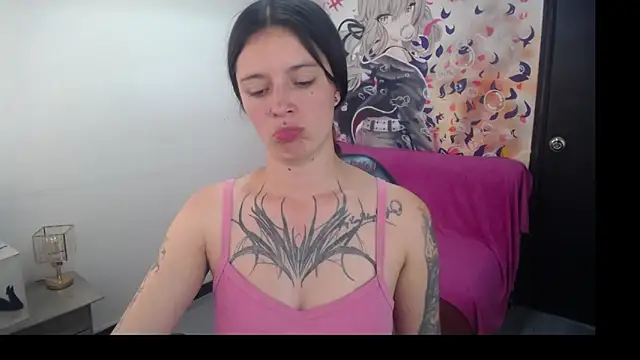 Snapshot of Lucia_evans22 chatting on June 17, 2026, 8:52 pm Lucia evans22 online show from June 17, 2026, 8:52 pm