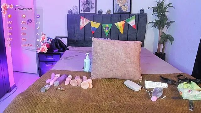 Ariana lee19 online show from July 17, 2026, 8:50 pm