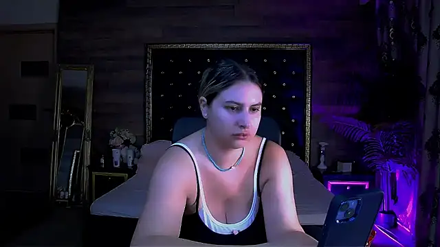 Snapshot of MiraHaze chatting on September 15, 2025, 7:53 am MiraHaze online show from September 15, 2025, 7:53 am