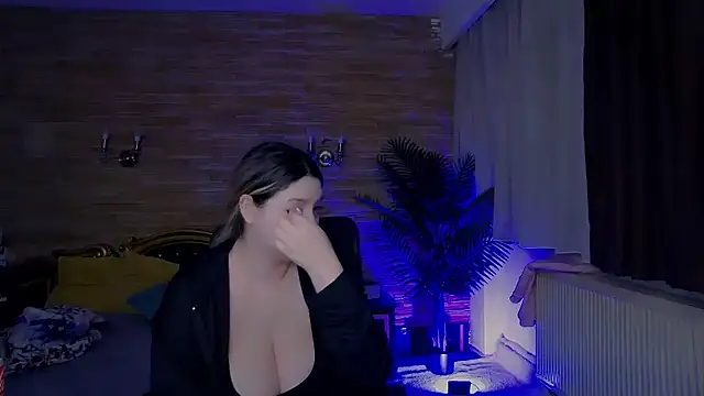 Snapshot of MiraHaze chatting on March 10, 2025, 12:39 am MiraHaze online show from March 10, 2025, 12:39 am