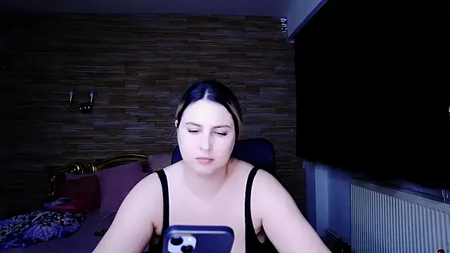 Snapshot of MiraHaze chatting on January 15, 2025, 4:43 pm MiraHaze online show from January 15, 2025, 4:43 pm