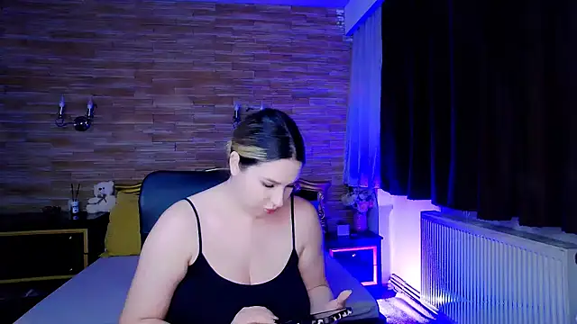 Snapshot of MiraHaze chatting on February 5, 2025, 10:22 pm MiraHaze online show from February 5, 2025, 10:22 pm