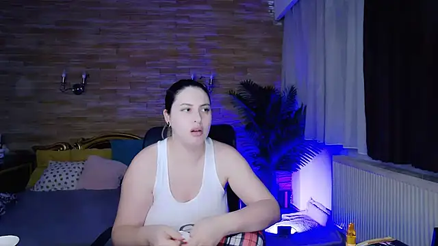 Snapshot of MiraHaze chatting on March 3, 2025, 3:32 pm MiraHaze online show from March 3, 2025, 3:32 pm