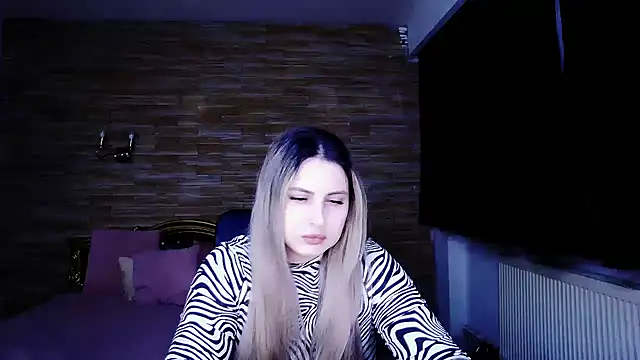 Snapshot of MiraHaze chatting on January 29, 2025, 5:13 pm MiraHaze online show from January 29, 2025, 5:13 pm