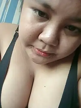 hotxoxo17 online show from May 21, 2026, 3:26 am