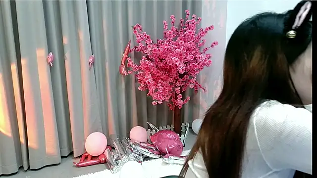 Snapshot of yan-0705 chatting on June 8, 2026, 12:06 pm yan-0705 online show from June 8, 2026, 12:06 pm