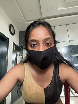 Snapshot of livia_dolls chatting on June 2, 2026, 10:37 am livia dolls online show from June 2, 2026, 10:37 am