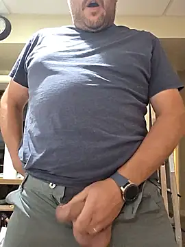 Snapshot of the_Milk_Man chatting on July 10, 2026, 3:56 pm the Milk Man online show from July 10, 2026, 3:56 pm