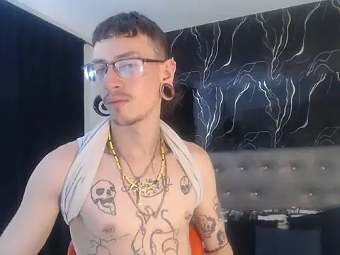 Snapshot of Ryan_Owenss chatting on July 1, 2026, 2:23 am Ryan Owenss online show from July 1, 2026, 2:23 am
