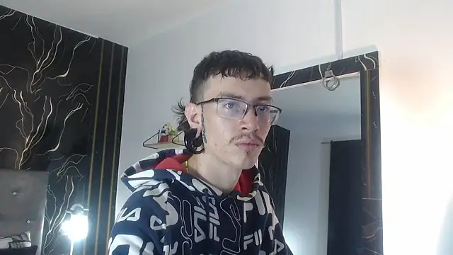 Snapshot of Ryan_Owenss chatting on July 3, 2026, 3:35 am Ryan Owenss online show from July 3, 2026, 3:35 am