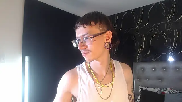 Snapshot of Ryan_Owenss chatting on June 18, 2026, 4:33 am Ryan Owenss online show from June 18, 2026, 4:33 am