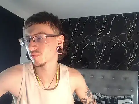 Snapshot of Ryan_Owenss chatting on June 14, 2026, 4:14 am Ryan Owenss online show from June 14, 2026, 4:14 am