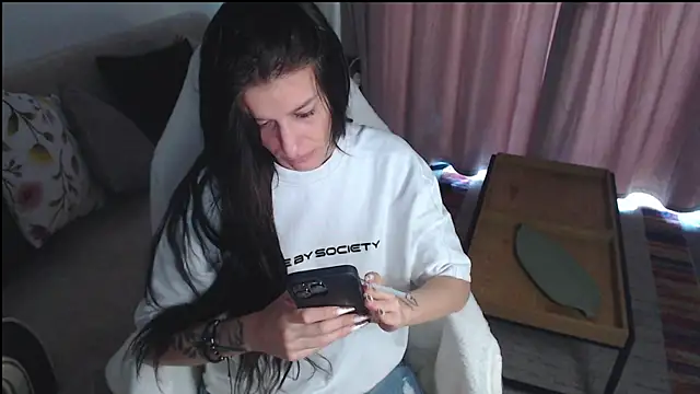 Snapshot of aryanne98 chatting on June 8, 2026, 5:52 am aryanne98 online show from June 8, 2026, 5:52 am