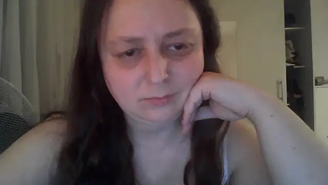 Snapshot of TaylorLovely chatting on July 10, 2026, 8:20 pm TaylorLovely online show from July 10, 2026, 8:20 pm