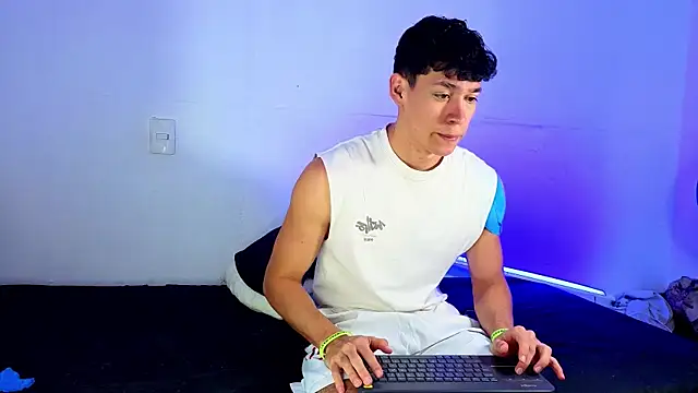 Luke Muscle online show from May 23, 2026, 3:22 pm
