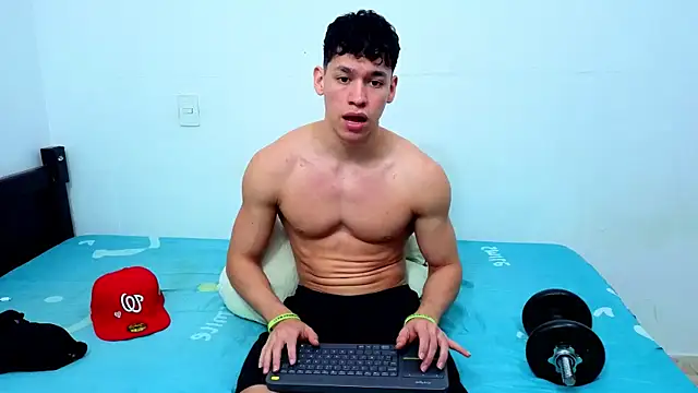 Luke Muscle online show from June 10, 2026, 2:46 am