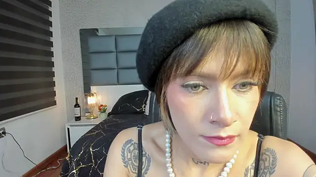 Snapshot of Mrs_Regina_clk chatting on July 11, 2026, 3:40 am Mrs Regina clk online show from July 11, 2026, 3:40 am