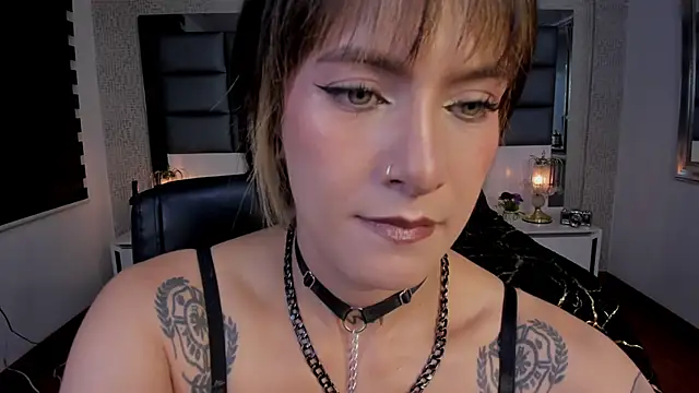 Snapshot of Mrs_Regina_clk chatting on June 20, 2026, 3:55 am Mrs Regina clk online show from June 20, 2026, 3:55 am