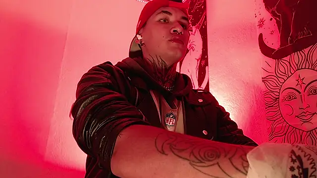 AlecBanne  online show from June 11, 2026, 10:40 pm