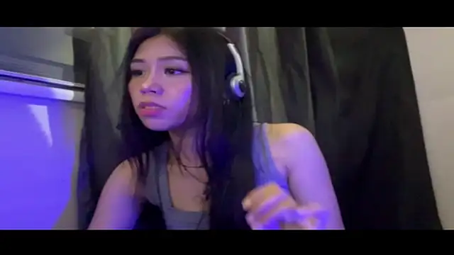Snapshot of amberluiss chatting on June 10, 2026, 6:14 am amberluiss online show from June 10, 2026, 6:14 am