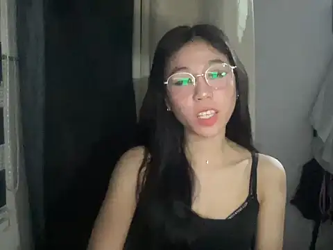 Snapshot of amberluiss chatting on July 15, 2026, 12:56 pm amberluiss online show from July 15, 2026, 12:56 pm