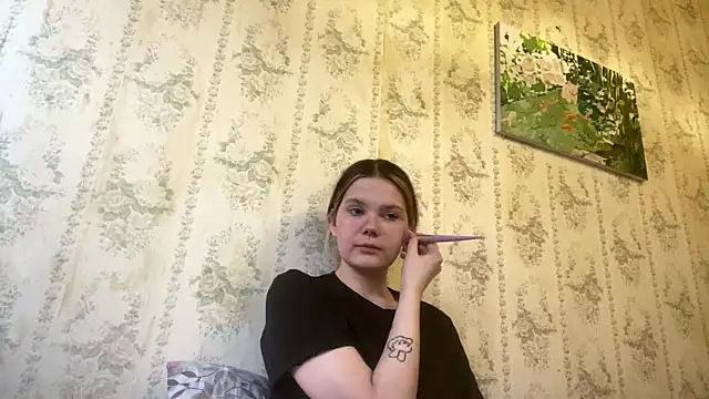 SusanaLeichty online show from July 11, 2026, 2:23 am