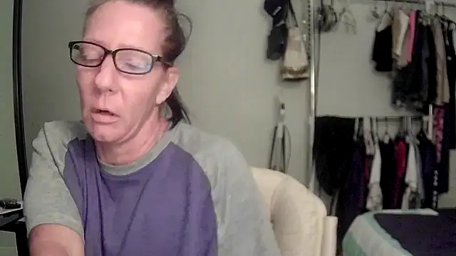 Snapshot of Quartz1Champagne chatting on June 21, 2026, 5:02 am Quartz1Champagne online show from June 21, 2026, 5:02 am