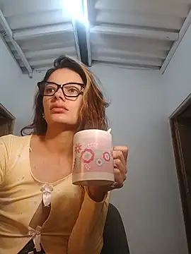 Snapshot of karenarango chatting on June 14, 2026, 10:16 am karenarango online show from June 14, 2026, 10:16 am