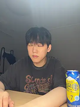 Snapshot of k-kinky chatting on July 17, 2026, 6:38 pm k-kinky online show from July 17, 2026, 6:38 pm