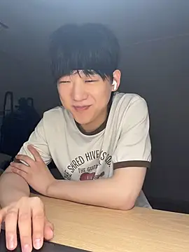Snapshot of k-kinky chatting on July 13, 2026, 5:34 pm k-kinky online show from July 13, 2026, 5:34 pm